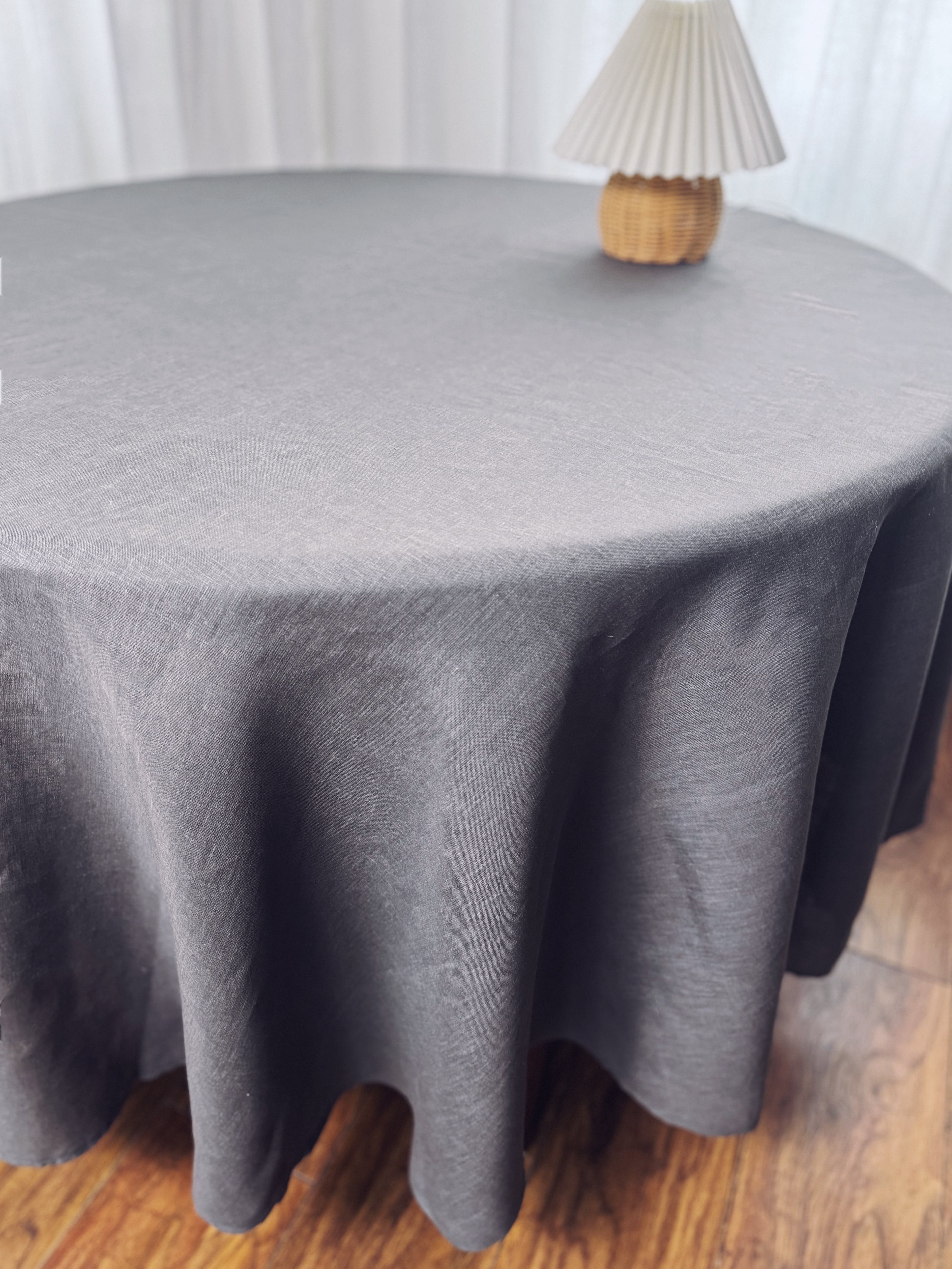 Round tablecloth from graphite linen