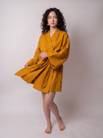 Charger l'image dans la galerie, Linen short kimono - Safran colour
