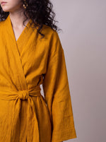 Charger l'image dans la galerie, Linen short kimono - Safran colour

