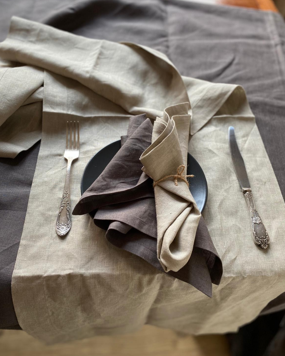 Table runner from soft linen - multiple colours