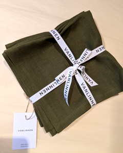 Linen napkin in hunting green