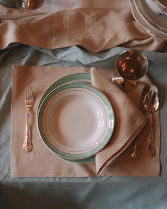 Linen napkins in beige