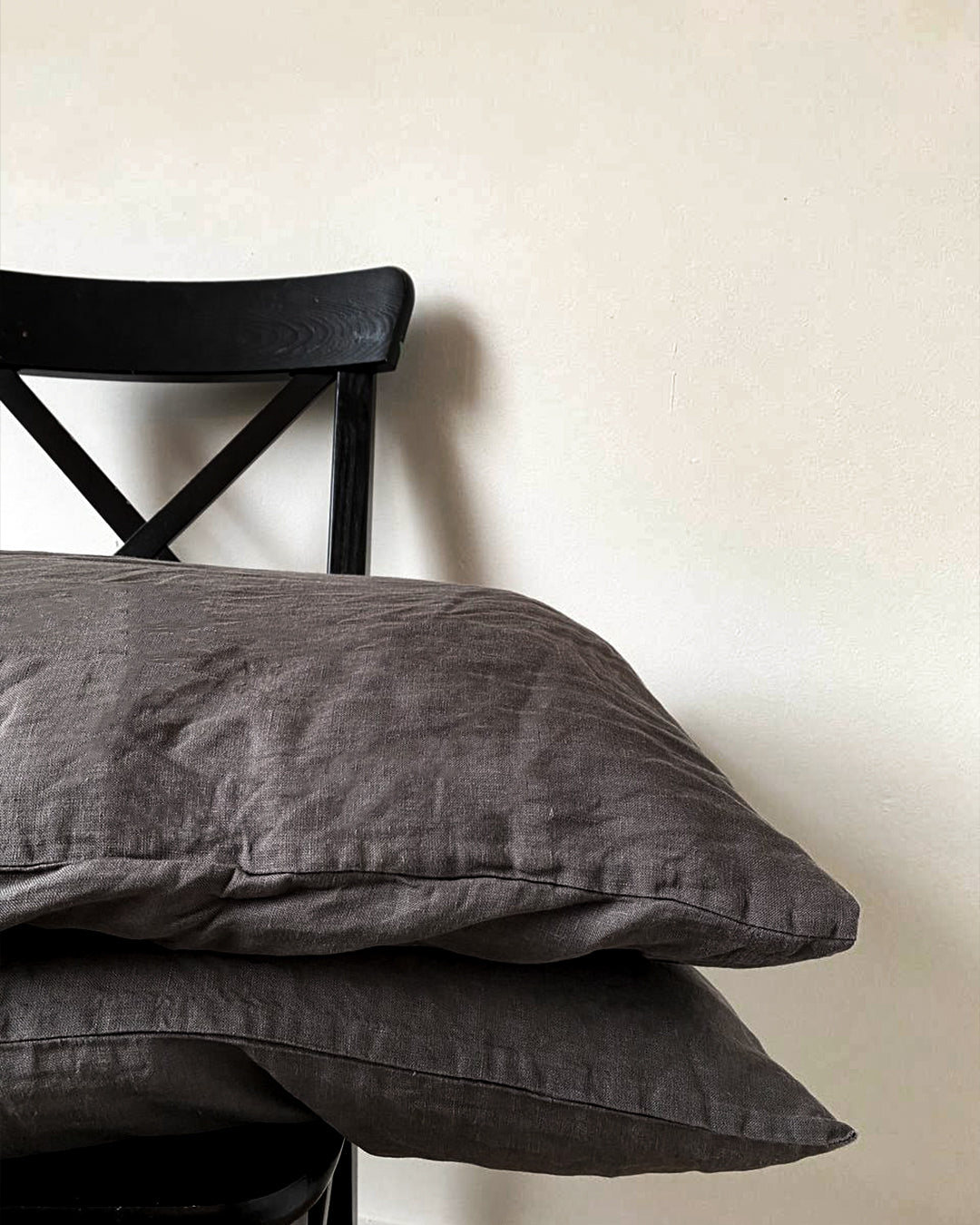 Graphite linen pillow case