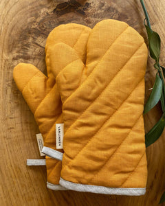 Linen oven mitts