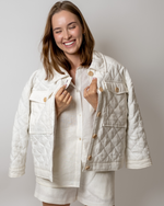 Load image into Gallery viewer, Quilted linen jacket Off White
