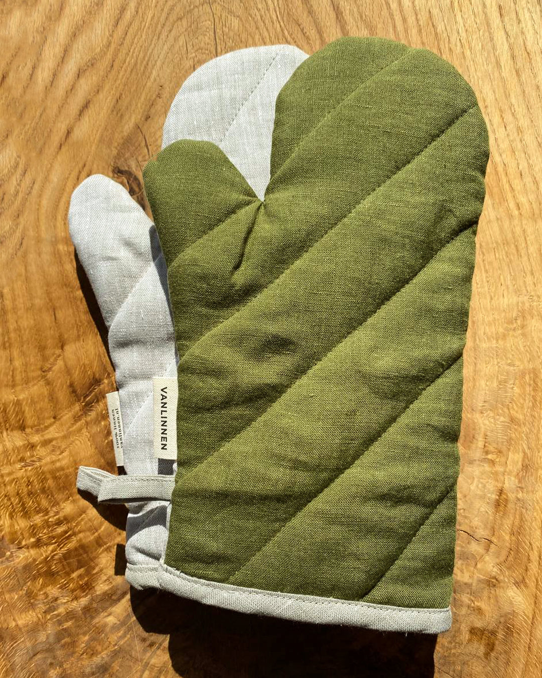 Linen oven mittens in Hunting green & Flax 1 pcs.