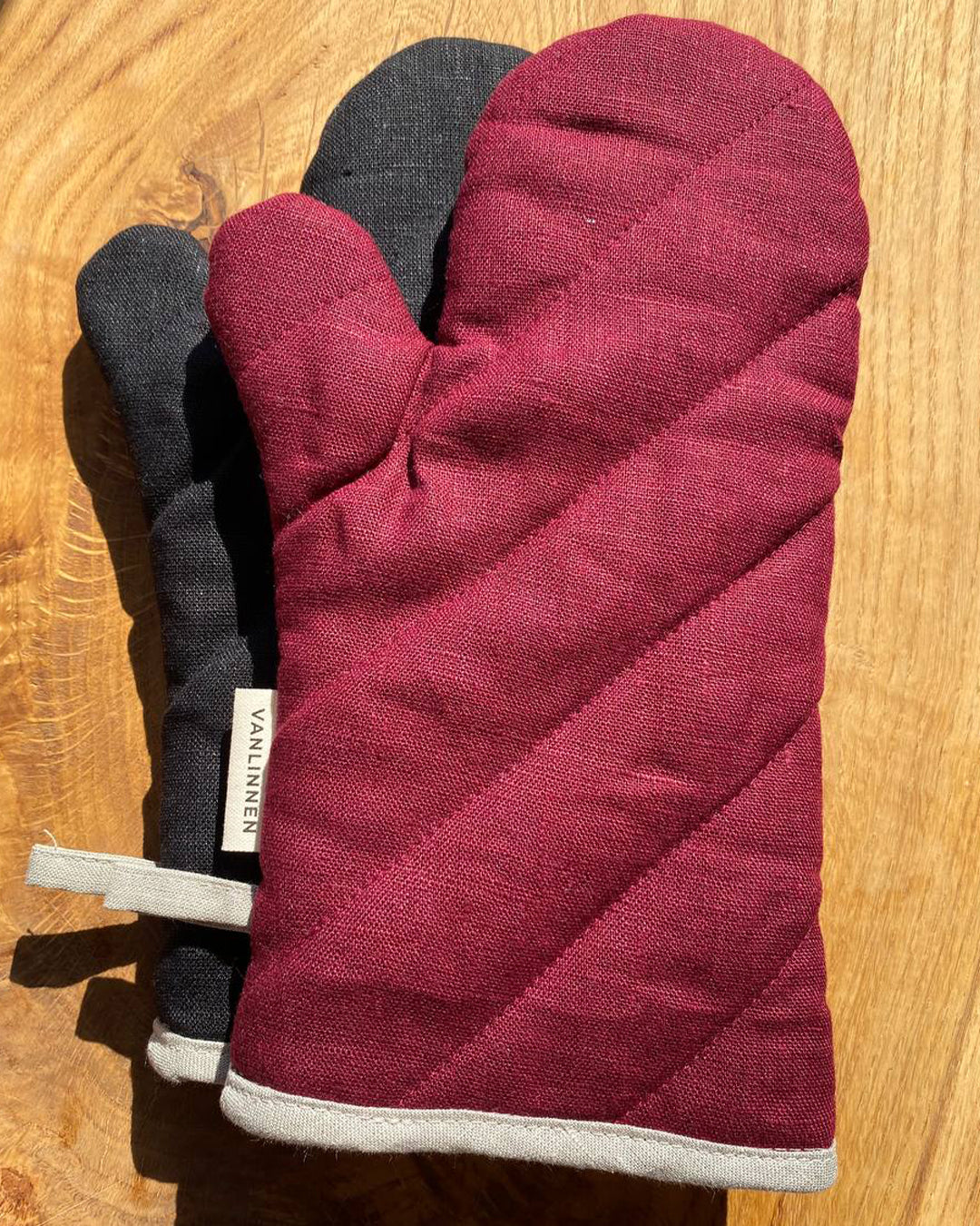 Linen oven mitts