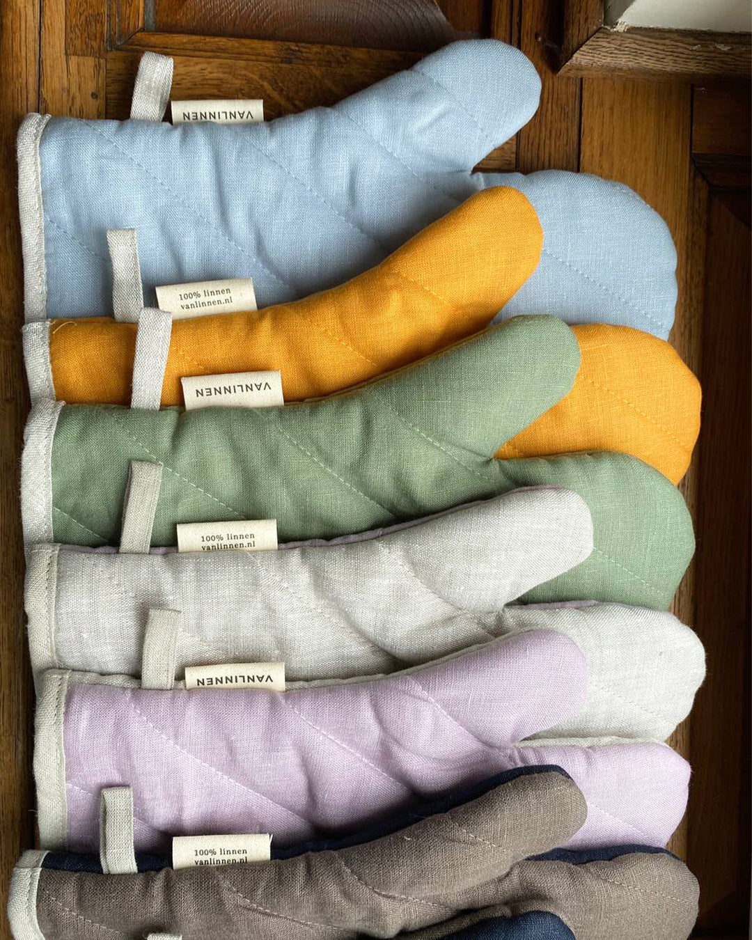 Linen oven mitts