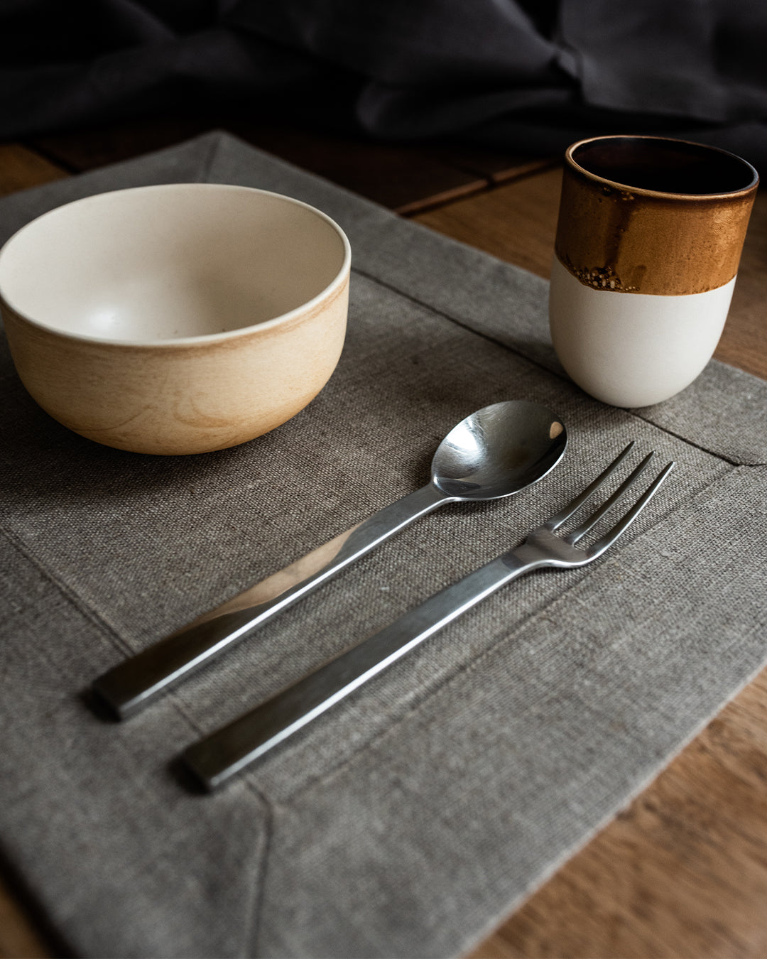 Table placemats from rough linen