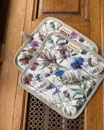 Load image into Gallery viewer, Linen potholder in Garden flowers &amp; Olive - 1pcs
