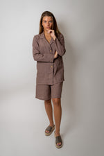 Load image into Gallery viewer, 100% Linen Costume in Taupe – Classic Jacket and Shorts Set
