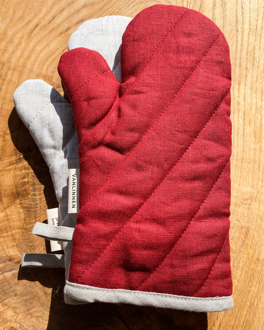 Linen oven mitts